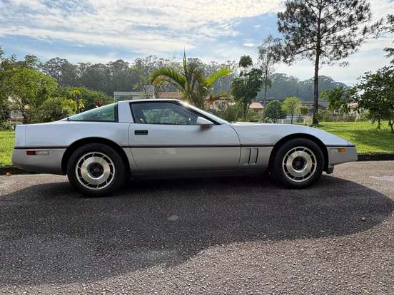 CHEVROLET-CORVETTE-1984