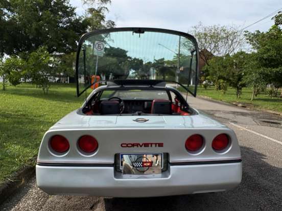 CHEVROLET-CORVETTE-1984