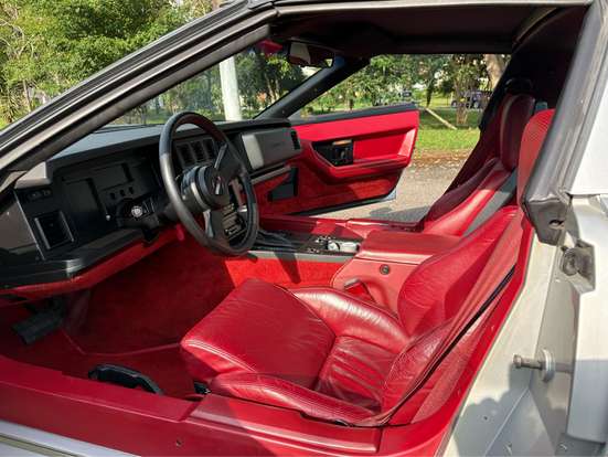 CHEVROLET-CORVETTE-1984