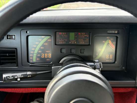 CHEVROLET-CORVETTE-1984