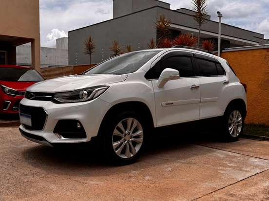 CHEVROLET-TRACKER-2018