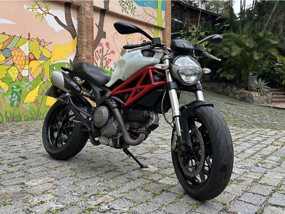 DUCATI MONSTER 796 