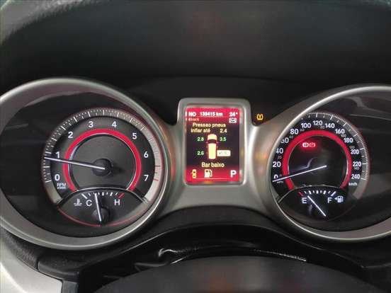 FIAT-FREEMONT-2.4 PRECISION 16V GASOLINA 4P AUTOMÁTICO FIAT-FREEMONT-2014