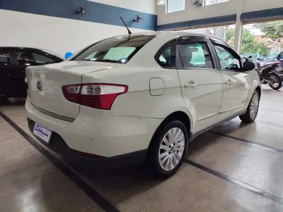 FIAT-GRAND SIENA-1.6 MPI ESSENCE 16V FLEX 4P MANUAL FIAT-GRAND SIENA-2015