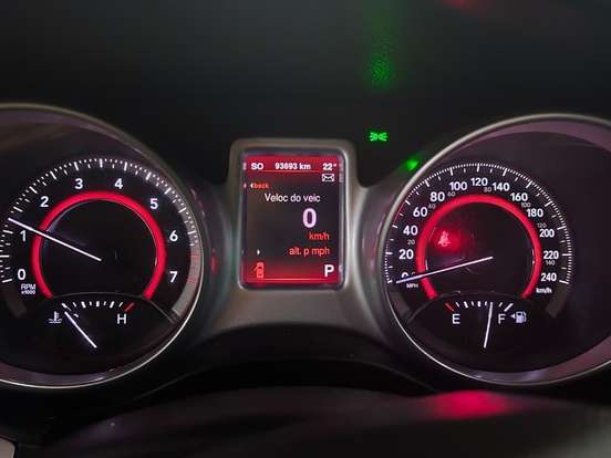 FIAT-FREEMONT-2.4 PRECISION 16V GASOLINA 4P AUTOMÁTICO FIAT-FREEMONT-2013