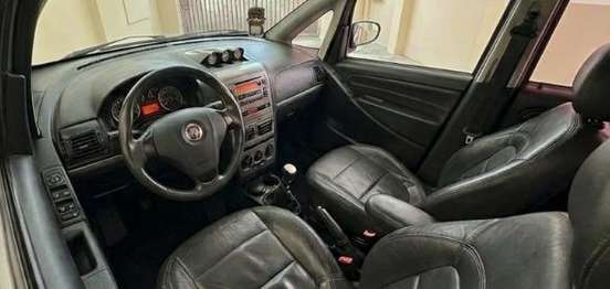 FIAT-IDEA-1.8 MPI ADVENTURE 16V FLEX 4P MANUAL FIAT-IDEA-2011