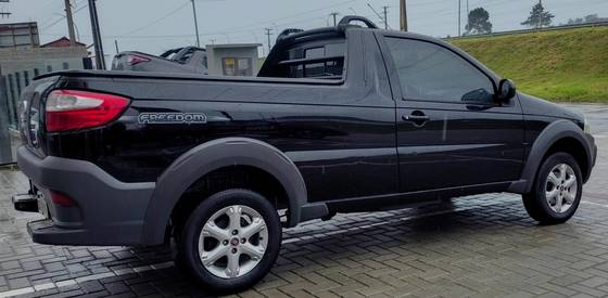 FIAT STRADA 1.4 MPI FREEDOM CS 8V FLEX 2P MANUAL