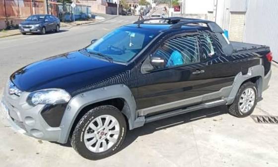 FIAT STRADA 1.8 MPI ADVENTURE CE 16V FLEX 2P MANUAL