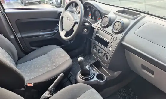 FORD-FIESTA-2014