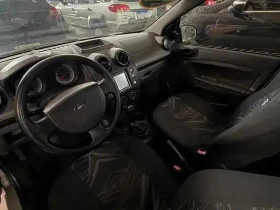 FORD-FIESTA-1.0 ROCAM SE SEDAN 8V FLEX 4P MANUAL FORD-FIESTA-2013