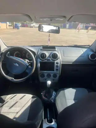 FORD-FIESTA-2010