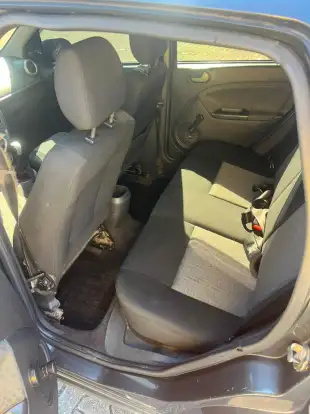 FORD-FIESTA-2010