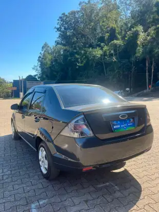 FORD-FIESTA-2010