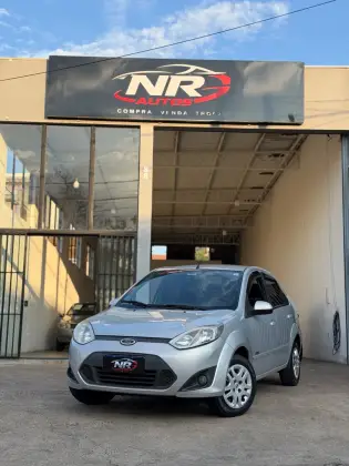 FORD FIESTA 1.6 ROCAM SEDAN 8V FLEX 4P MANUAL
