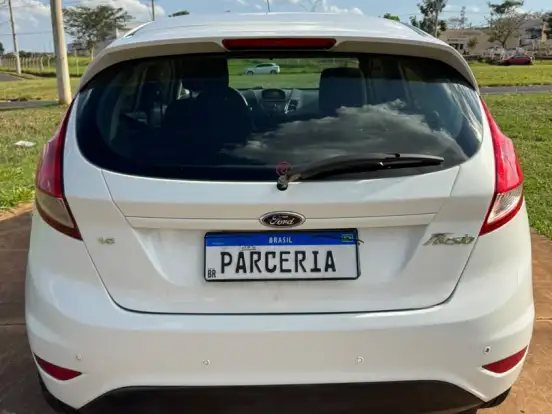 FORD-FIESTA-1.6 SE HATCH 16V FLEX 4P POWERSHIFT FORD-FIESTA-2014