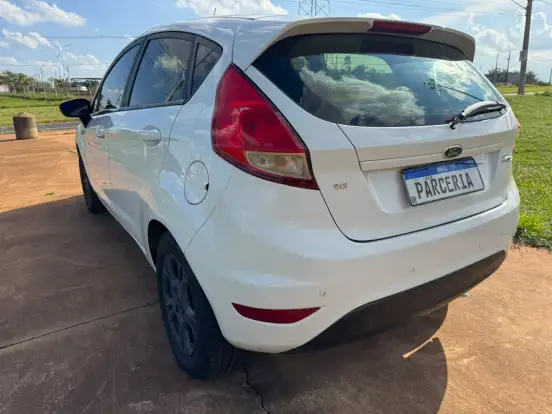 FORD-FIESTA-2014