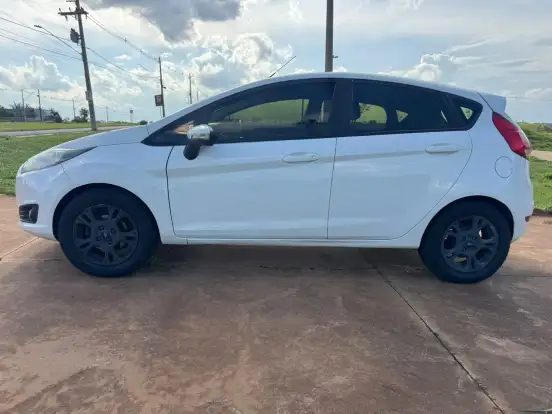 FORD-FIESTA-1.6 SE HATCH 16V FLEX 4P POWERSHIFT FORD-FIESTA-2014