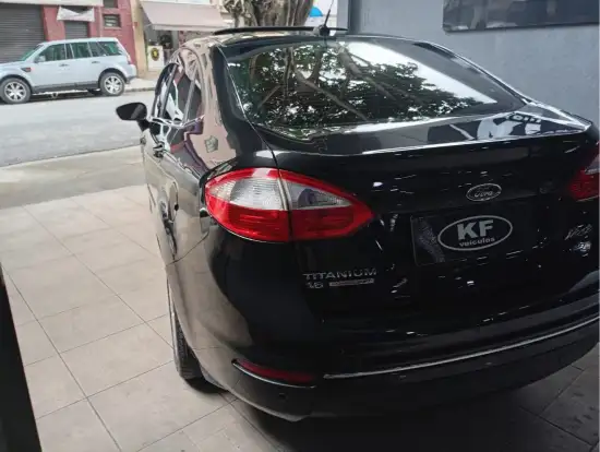 FORD-FIESTA-2015