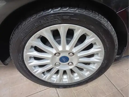 FORD-FIESTA-2015