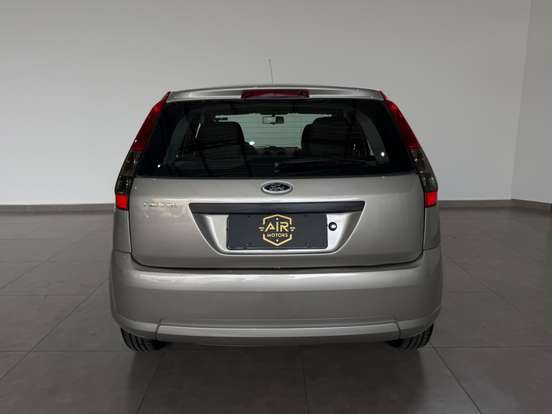 FORD-FIESTA-2010