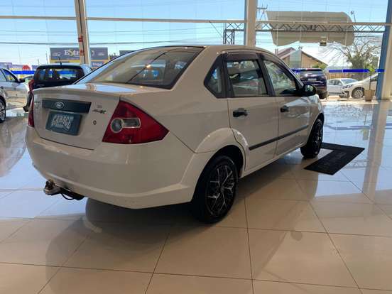 FORD-FIESTA-2005