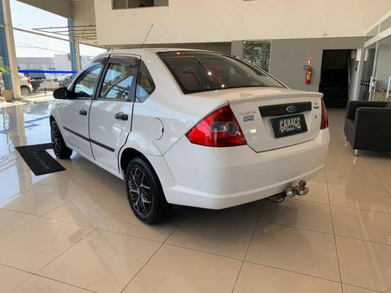 FORD-FIESTA-2005