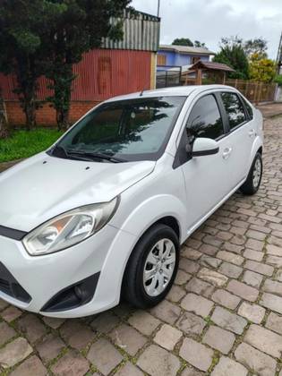 FORD FIESTA 1.6 ROCAM SEDAN 8V FLEX 4P MANUAL