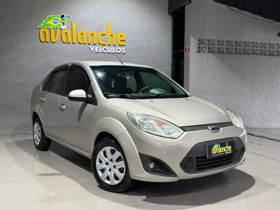 FORD FIESTA 1.6 ROCAM SEDAN 8V FLEX 4P MANUAL