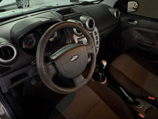 FORD-FIESTA-2010