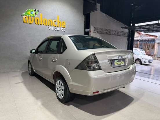 FORD-FIESTA-2010
