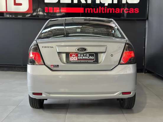 FORD-FIESTA-2014