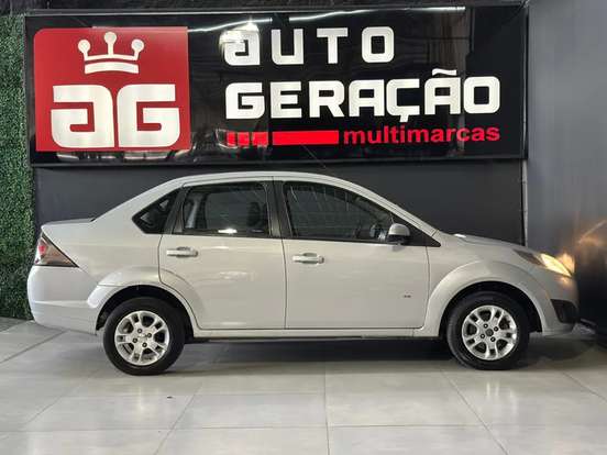 FORD-FIESTA-2014