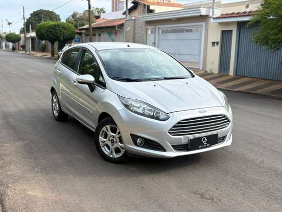 FORD-FIESTA-2015
