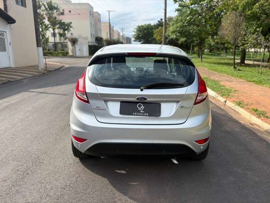 FORD-FIESTA-1.6 SE HATCH 16V FLEX 4P POWERSHIFT FORD-FIESTA-2015