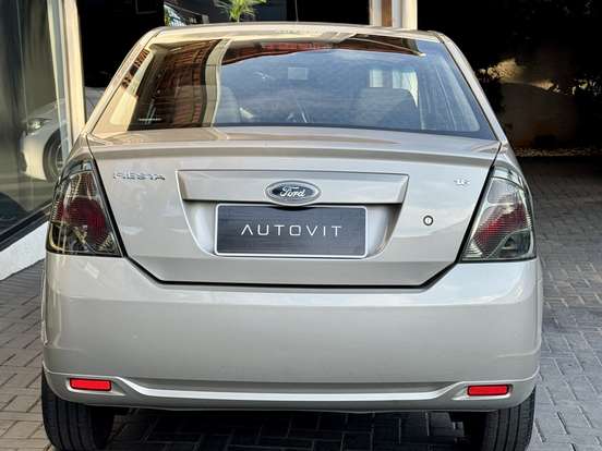 FORD-FIESTA-2011