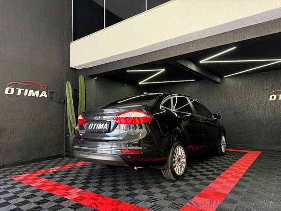 FORD-FIESTA-2015
