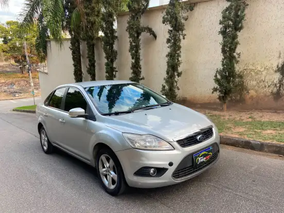 FORD-FOCUS-2.0 GLX 16V FLEX 4P AUTOMÁTICO FORD-FOCUS-2012