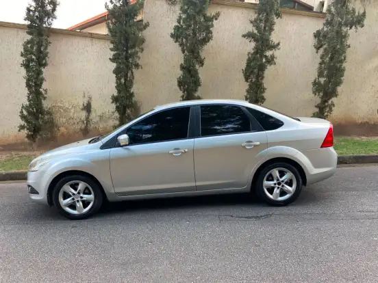 FORD-FOCUS-2.0 GLX 16V FLEX 4P AUTOMÁTICO FORD-FOCUS-2012