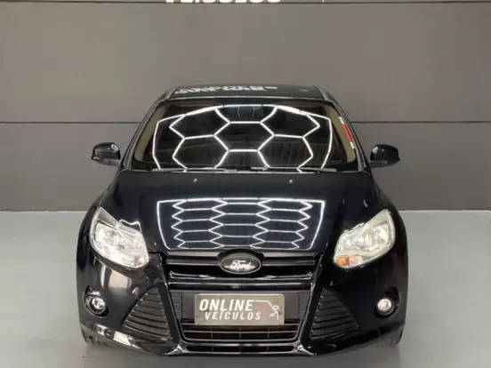 FORD-FOCUS-2.0 SE PLUS SEDAN 16V FLEX 4P AUTOMÁTICO FORD-FOCUS-2014