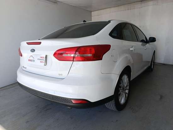 FORD-FOCUS-2017