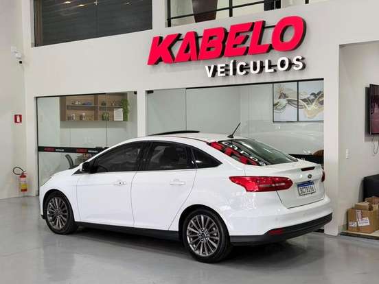 FORD-FOCUS-2018