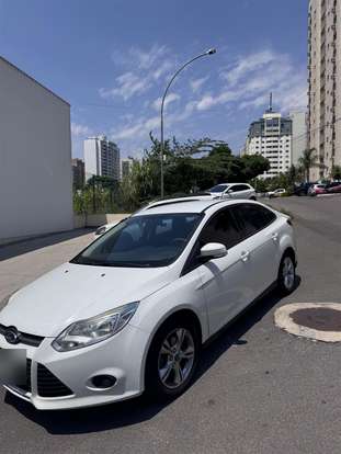 FORD-FOCUS-2014