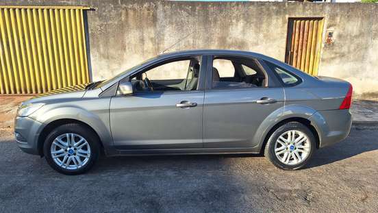 FORD-FOCUS-2011