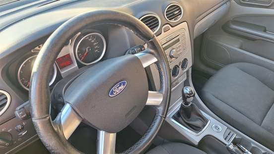 FORD-FOCUS-2011