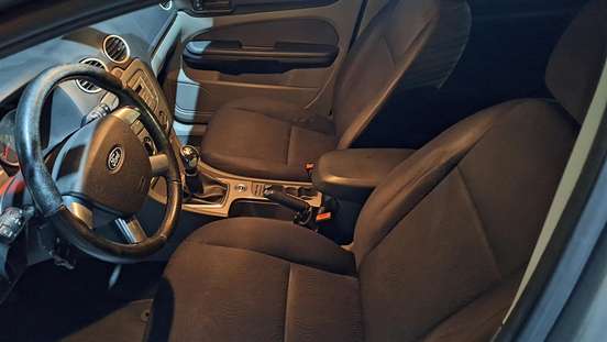 FORD-FOCUS-2011