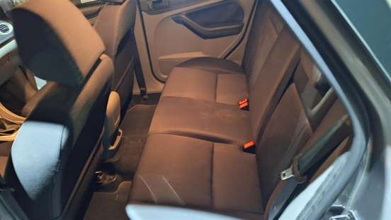 FORD-FOCUS-2011