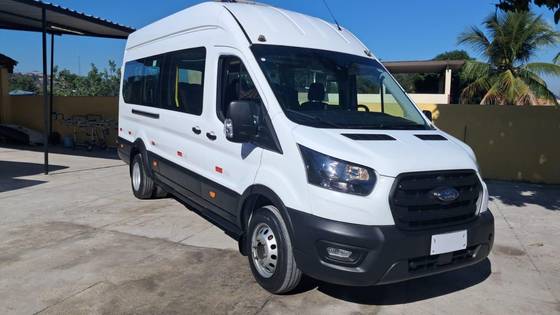 FORD TRANSIT 2.0 ECOBLUE DIESEL MINIBUS 17+1 460E MANUAL