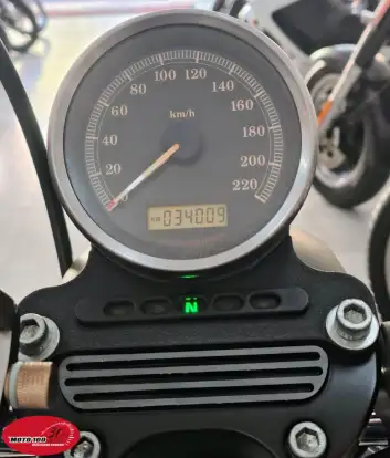 HARLEY-DAVIDSON-SPORTSTER XL 883 R-2008