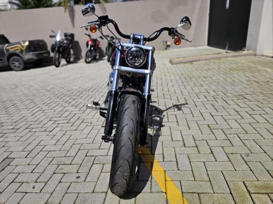 HARLEY-DAVIDSON-SOFTAIL BREAKOUT-2015