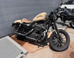 HARLEY-DAVIDSON SPORTSTER IRON 883 HARLEY-DAVIDSON SPORTSTER IRON 883